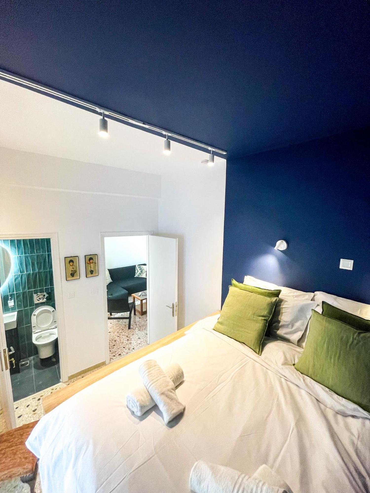 Apartment Near Metro + Port Piraeus Exterior photo