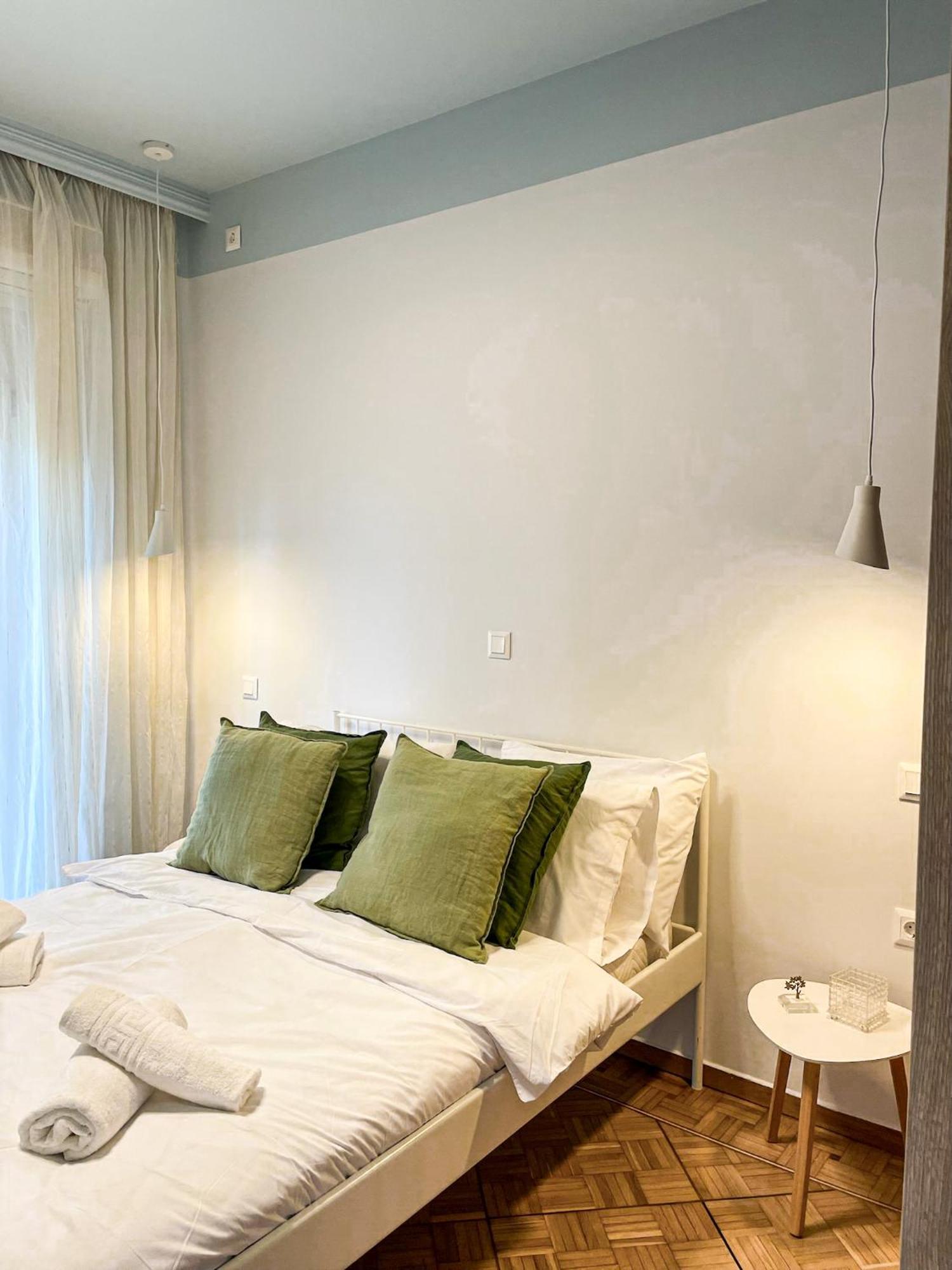 Apartment Near Metro + Port Piraeus Exterior photo