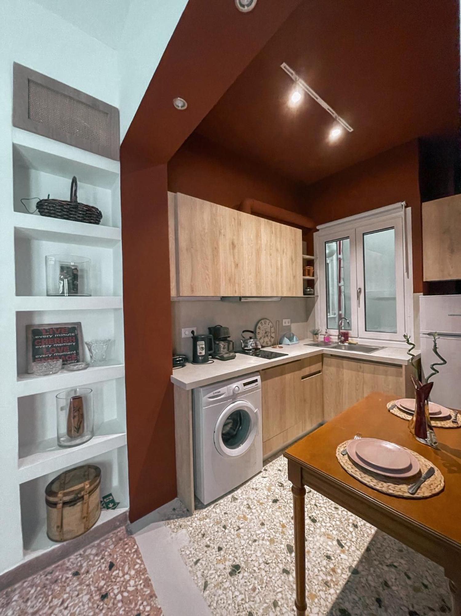 Apartment Near Metro + Port Piraeus Exterior photo