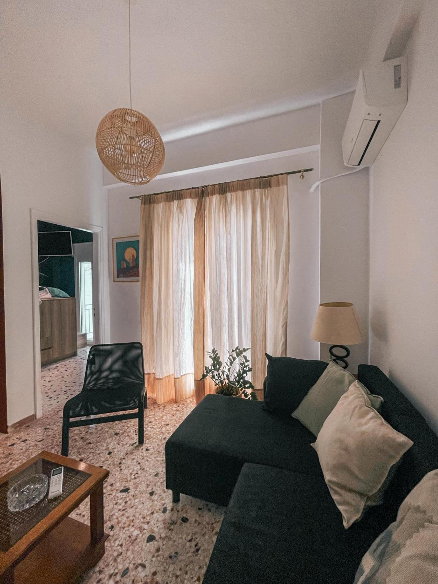 Apartment Near Metro + Port Piraeus Exterior photo